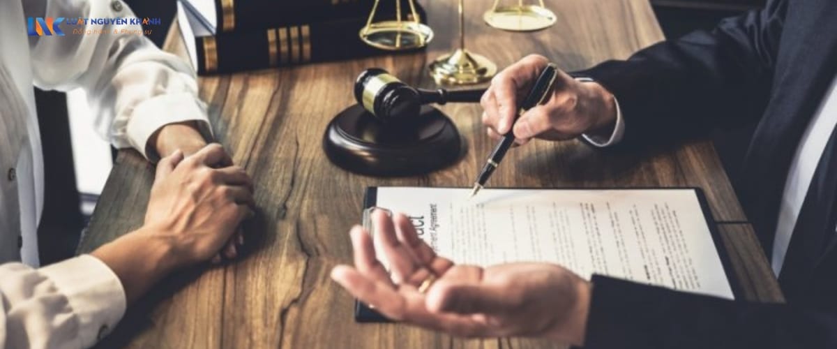 Mua đất đứng tên sổ đỏ một mình trong thời kỳ hôn nhân được không?