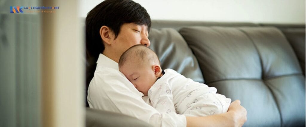 Truong hop me khong duoc nuoi con theo quy dinh