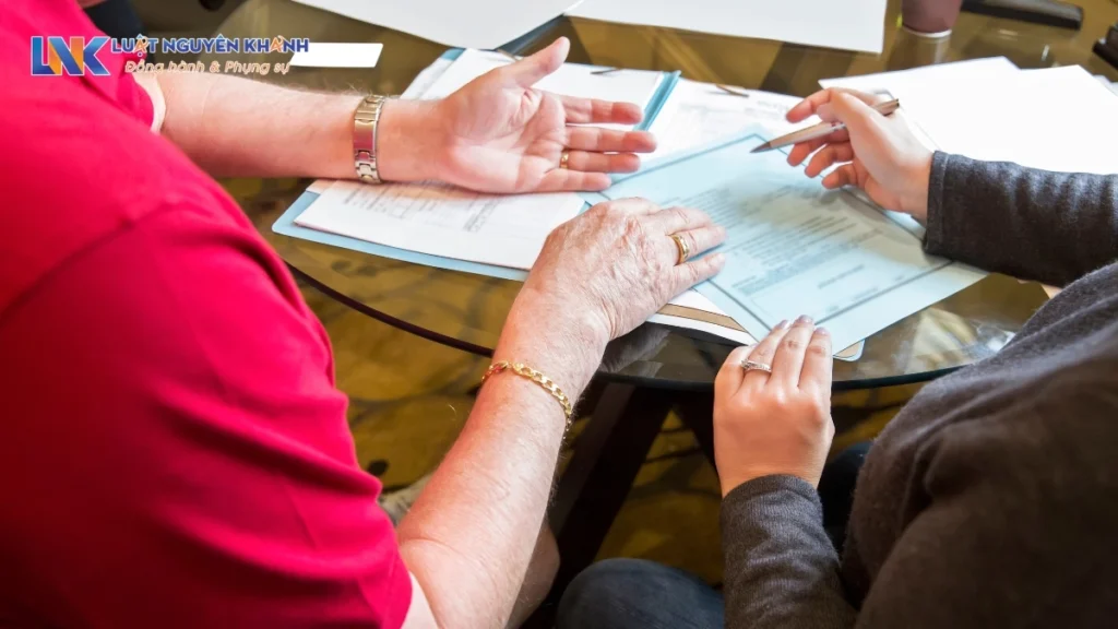 Lập di chúc có cần các con ký không?