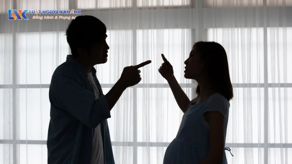 Ly hôn đơn phương khi đang có bầu có được không?